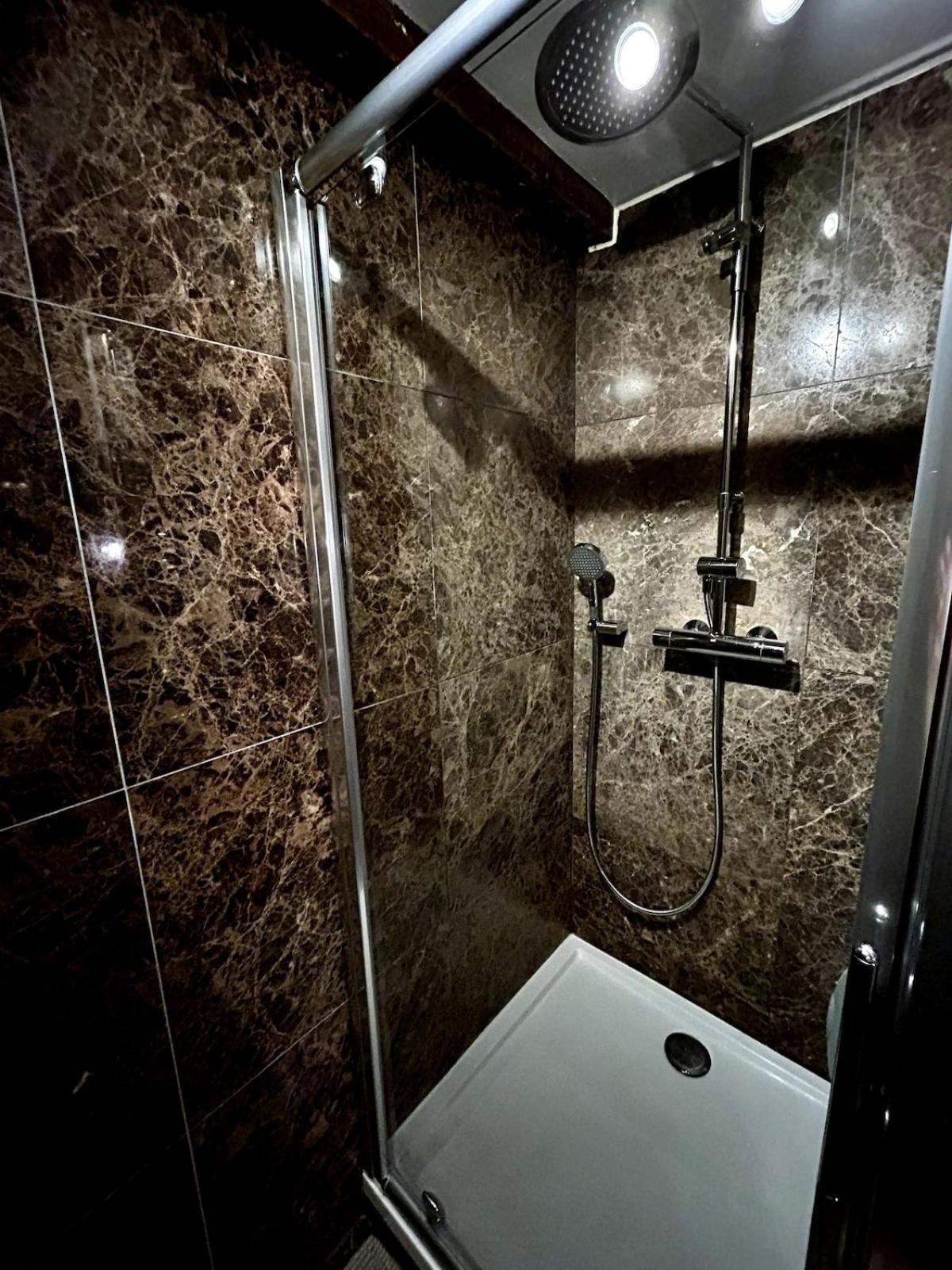 Tempor'Area Apartment Antwerpen Bagian luar foto